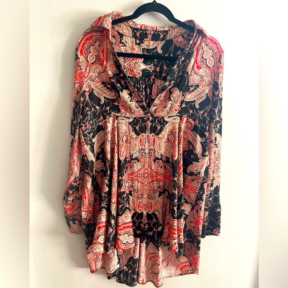 Free People paisley print long sleeved vneck tunic no size tag see measurements